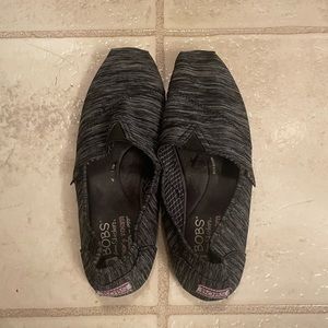 Bobs brand, size 8, textured gray and black, women’s shoes that slip on